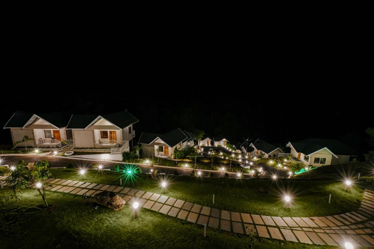 Hotel Aveda Munnar Mountains And Mist Exterior foto